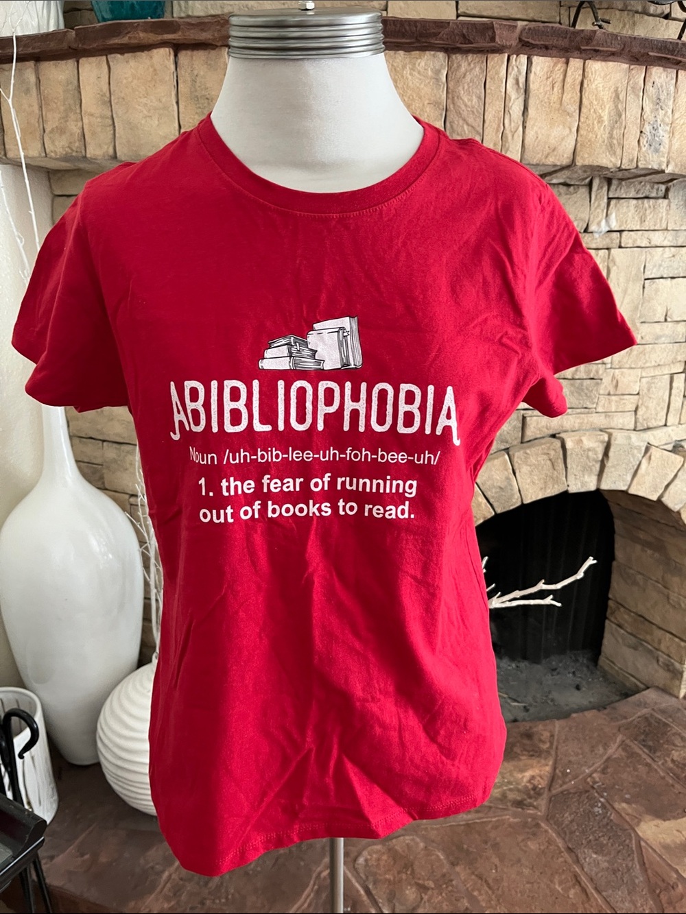 Red 'ABIBLIOPHOBIA' T-Shirt Size M